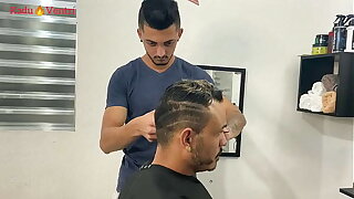 Kadu VentrÃ­ e Edu Scott - Fodi meu barbeiro - Completo / full video in onlyfans.com/kaduventri